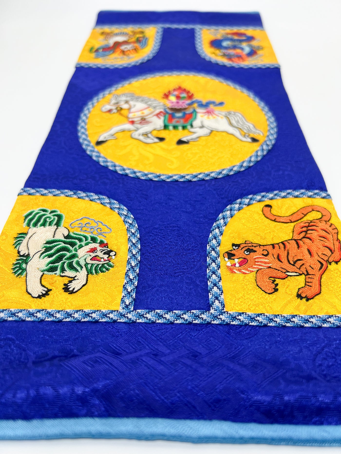 Mongolian Traditional Snuff Bottle Bag, Queen's Carriage